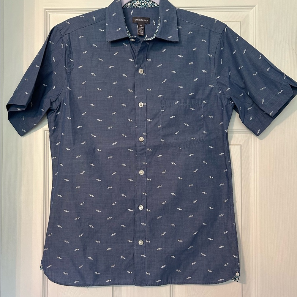 Van Heusen Blue Casual Button Down Shirt (Small 14-14.5)
